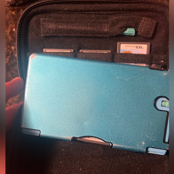 Nintendo DSi - Picture 2 of 5